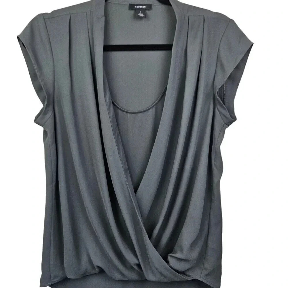 Halogen Blouse Top Size Small Gray‎ Cap Sleeve Layered Look Scoop Neck Faux Wrap